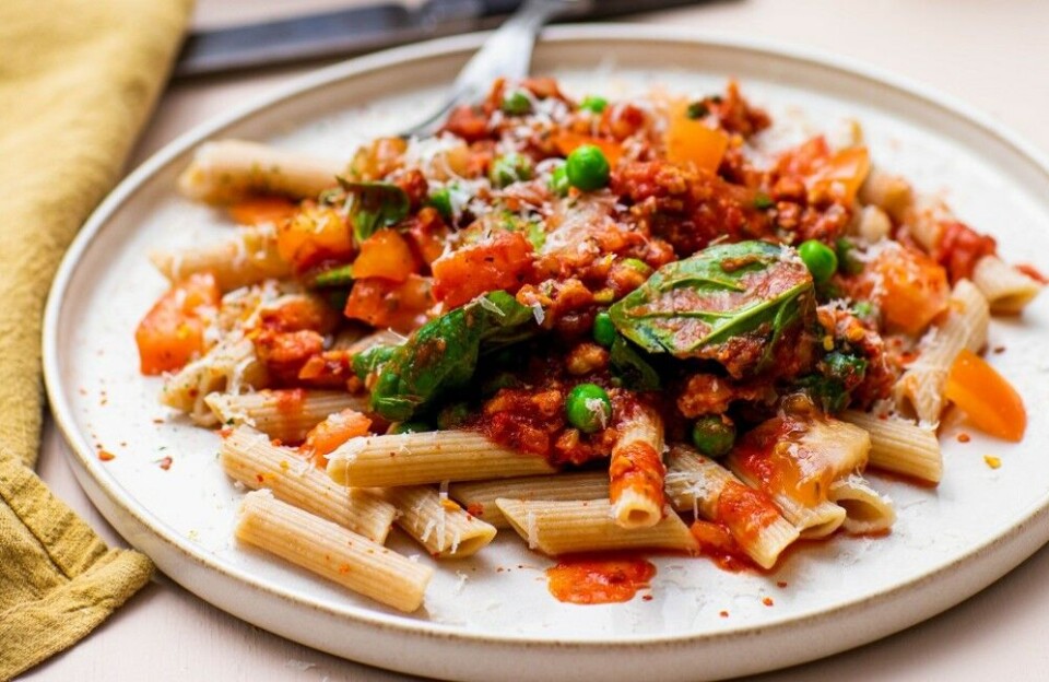 Kyllingpasta med fullkornspenne og spinat
Omelett med spinat og cherrytomater
Vegetarisk potet- og purresuppe med egg og hvite bønner Kyllingpasta med fullkornspenne og spinat
Omelett med spinat og cherrytomater
Vegetarisk potet- og purresuppe med egg og hvite bønner