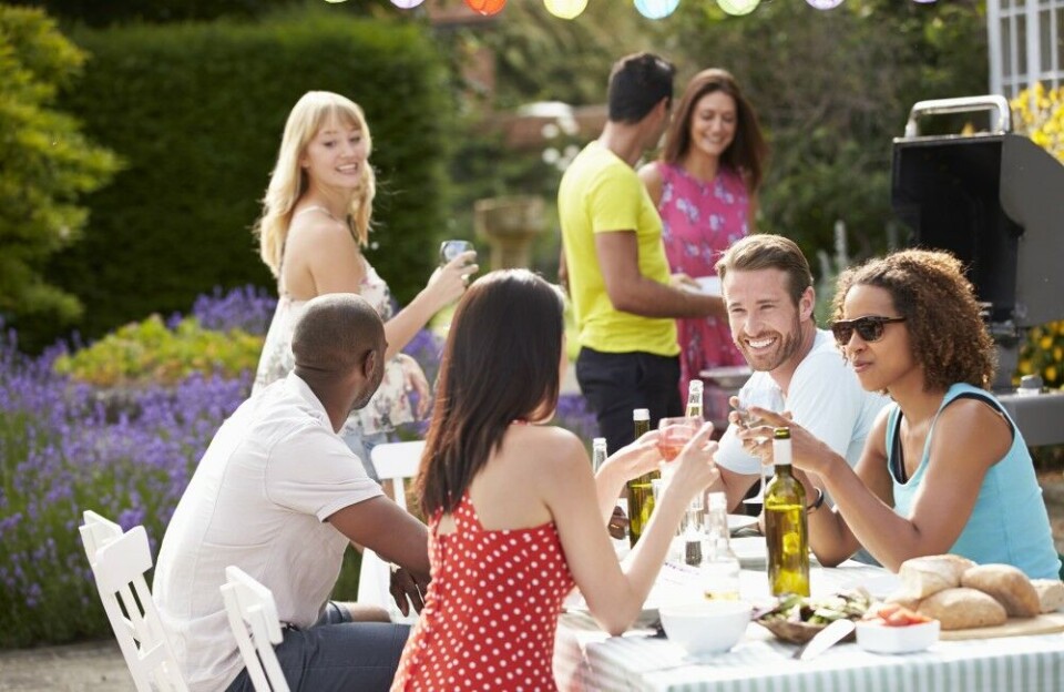 Be sammen til en hyggelig sammenkomst med grilling i fokus. Be sammen til en hyggelig sammenkomst med grilling i fokus.