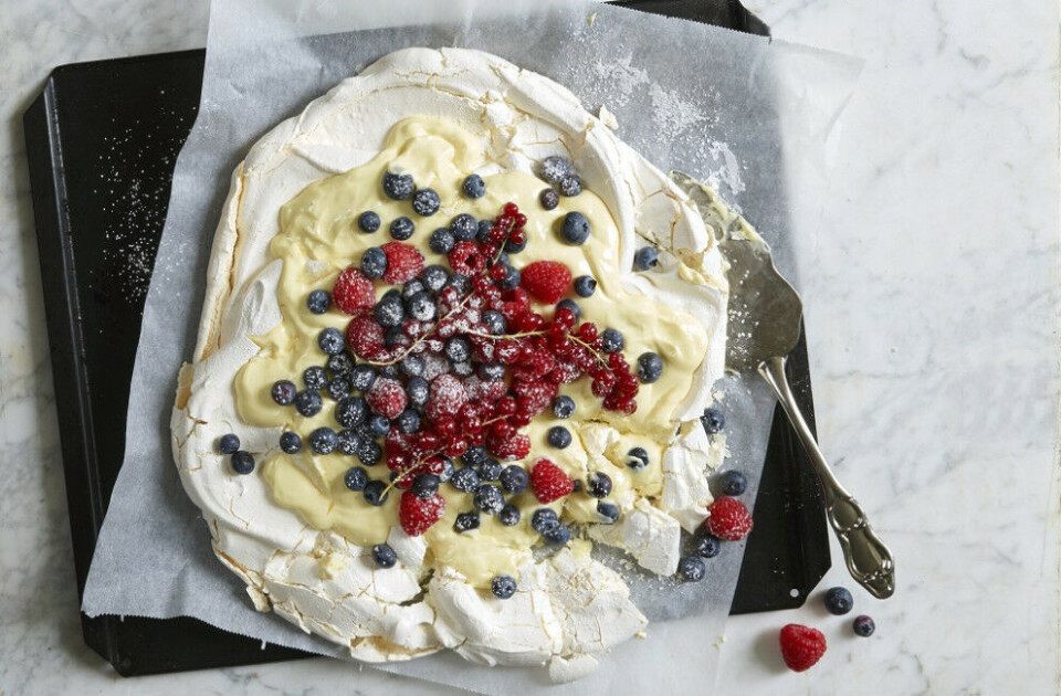 MYK MARENGSKAKE: Pavlova skal ha en luftig, lett og sprø marengs som smelter i munnen. MYK MARENGSKAKE: Pavlova skal ha en luftig, lett og sprø marengs som smelter i munnen.