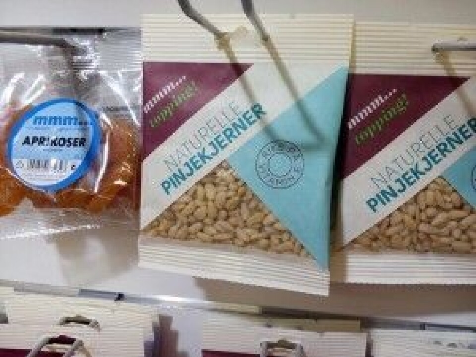 Pinjekjerner til salaten eller tørket aprikos som alternativ snacks:) Pinjekjerner til salaten eller tørket aprikos som alternativ snacks:)