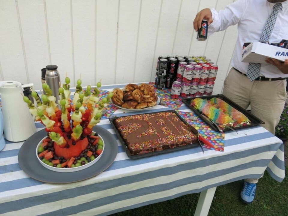 Fargerik fruktkake!