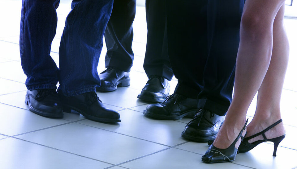 Men ikke alle får til dette. Vet dere at kun 30-40% av den voksne befolkningen er aktive nok i løpet av hverdagen? Det er ikke bra. Det vil si at godt over 50% av oss sverger til «jeg har ikke tid», «jeg orker ikke», «jeg vil heller bruke tiden på andre ting» eller «jeg har ikke råd»- unnskyldninger. For å oppnå anbefalingen om nok fysisk aktivitet i løpet av en uke, skal man være fysisk aktiv i minst 150 minutter, i lett-moderat tempo. Del dette på 7 dager i uken, og det er i overkant av 20 minutter per dag!! Og selv det klarer vi ikke. Det er jo minst den tiden vi bruker på Facebook hver dag eller andre ting på nett eller TV. Men ikke alle får til dette. Vet dere at kun 30-40% av den voksne befolkningen er aktive nok i løpet av hverdagen? Det er ikke bra. Det vil si at godt over 50% av oss sverger til «jeg har ikke tid», «jeg orker ikke», «jeg vil heller bruke tiden på andre ting» eller «jeg har ikke råd»- unnskyldninger. For å oppnå anbefalingen om nok fysisk aktivitet i løpet av en uke, skal man være fysisk aktiv i minst 150 minutter, i lett-moderat tempo. Del dette på 7 dager i uken, og det er i overkant av 20 minutter per dag!! Og selv det klarer vi ikke. Det er jo minst den tiden vi bruker på Facebook hver dag eller andre ting på nett eller TV.