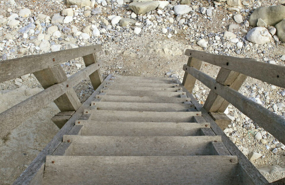 Det er Fort gjort å falle ned trappen – til bunnen, også når man er sammen om noe. Det er Fort gjort å falle ned trappen – til bunnen, også når man er sammen om noe.